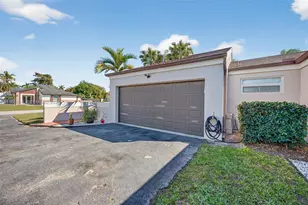15280 SW 153rd St, Miami, FL 33187 - Photo 4