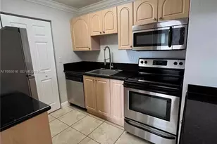 10785 SW 108th Ave, Miami, FL 33176 - Photo 6