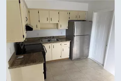 4631 SW 33rd Ave #1-2, Dania Beach, FL 33312 - Photo 4