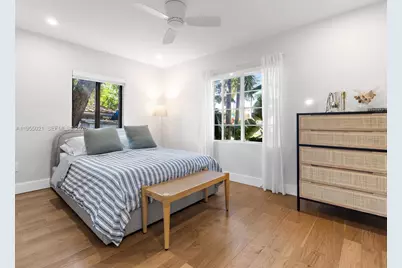 1009 NW 11th Ct, Miami, FL 33136 - Photo 22