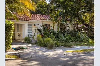 1009 NW 11th Ct, Miami, FL 33136 - Photo 6