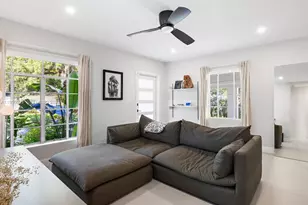 1009 NW 11th Ct, Miami, FL 33136 - Photo 14