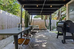 1009 NW 11th Ct, Miami, FL 33136 - Photo 30