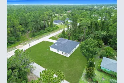 933 Anthony St E, Lehigh Acres, FL 33974 - Photo 58