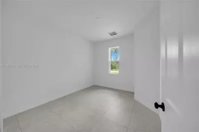 933 Anthony St E, Lehigh Acres, FL 33974 - Photo 40