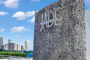 1331 Brickell Bay Dr, Miami, FL 33131 - Photo 2