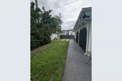 1900 NE 186th Dr, North Miami Beach, FL 33179 - Photo 14