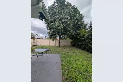1900 NE 186th Dr, North Miami Beach, FL 33179 - Photo 16