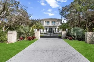 7605 SW 71st Ave, Miami, FL 33143 - Photo 2