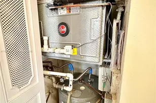 1100 St Charles Pl, Pembroke Pines, FL 33026 - Photo 30