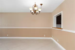 301 NE 14th Ave, Hallandale Beach, FL 33009 - Photo 10