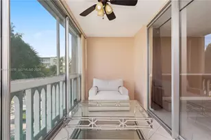 301 NE 14th Ave, Hallandale Beach, FL 33009 - Photo 28