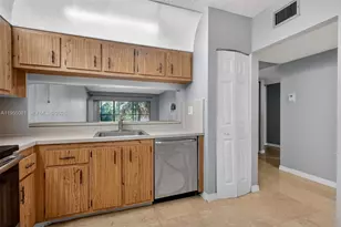 491 Ives Dairy Rd, Miami, FL 33179 - Photo 12