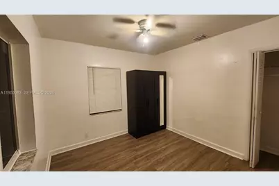 2729 NW 47th St, Miami, FL 33142 - Photo 32