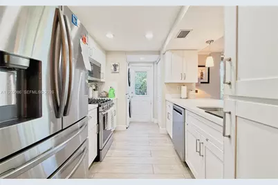 7034 SW 112th Ct, Miami, FL 33173 - Photo 14