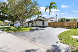 8010 SW 188th St, Cutler Bay, FL 33157 - Photo 2