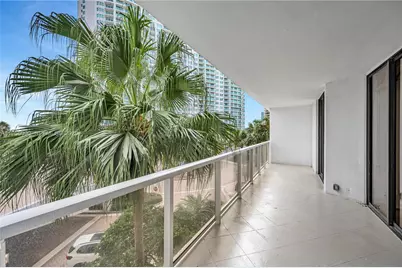 20281 E Country Club Dr #210, Aventura, FL 33180 - Photo 6