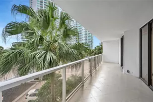 20281 E Country Club Dr, Aventura, FL 33180 - Photo 6