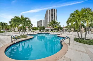 20281 E Country Club Dr, Aventura, FL 33180 - Photo 38