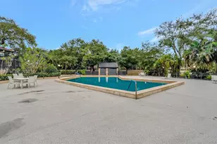 491 Ives Dairy Rd, Miami, FL 33179 - Photo 36
