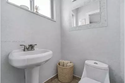 901 NW 22nd Pl, Miami, FL 33125 - Photo 22