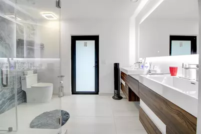 18280 SW 202nd St, Miami, FL 33187 - Photo 14