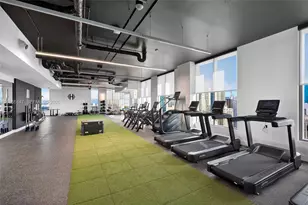 121 NE 5th St, Miami, FL 33132 - Photo 28