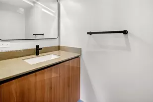 121 NE 5th St, Miami, FL 33132 - Photo 14