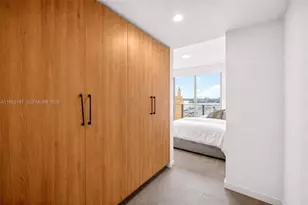 121 NE 5th St, Miami, FL 33132 - Photo 12