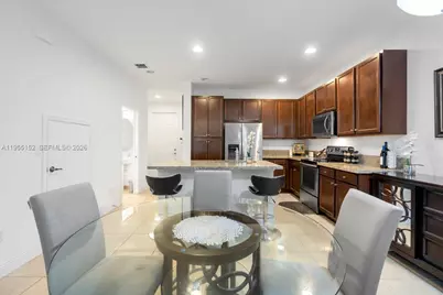 4644 Windmill Ln, Davie, FL 33328 - Photo 10