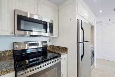 540 Brickell Key Dr #1111, Miami, FL 33131 - Photo 2