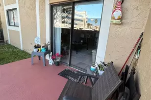 200 W Palm Cir W, Pembroke Pines, FL 33025 - Photo 20