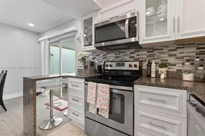 1366 Osprey Ct, Homestead, FL 33035 - Photo 14