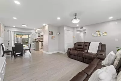 1366 Osprey Ct, Homestead, FL 33035 - Photo 8