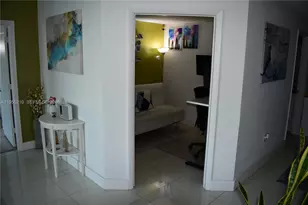 253 NE 2nd St, Miami, FL 33132 - Photo 4