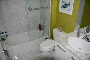 253 NE 2nd St, Miami, FL 33132 - Photo 34