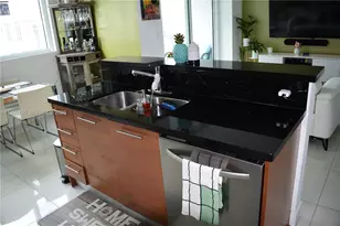253 NE 2nd St, Miami, FL 33132 - Photo 28
