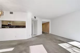 900 SW 128th Ave, Pembroke Pines, FL 33027 - Photo 4