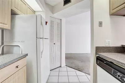 900 SW 128th Ave #103D, Pembroke Pines, FL 33027 - Photo 4