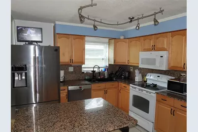 9331 NW 33rd Mnr, Sunrise, FL 33351 - Photo 4