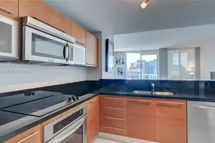 253 NE 2nd St, Miami, FL 33132 - Photo 12