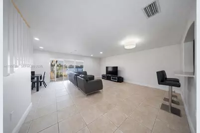 16514 SW 68th Ter, Miami, FL 33193 - Photo 6