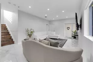 3176 NE 4th St, Homestead, FL 33033 - Photo 12