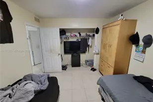 933 NW 11th St, Homestead, FL 33030 - Photo 14