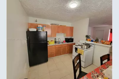 933 NW 11th St, Homestead, FL 33030 - Photo 16