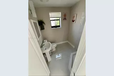 1068 NW 5th St, Miami, FL 33128 - Photo 36