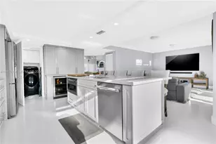 15668 SW 91st Ln, Miami, FL 33196 - Photo 6