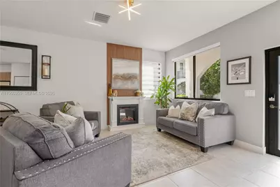 4809 NW 83rd Pkwy, Doral, FL 33166 - Photo 10