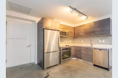151 SE 1st St #805, Miami, FL 33131 - Photo 10