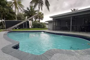 323 W Canterbury Dr W, Riviera Beach, FL 33407 - Photo 28